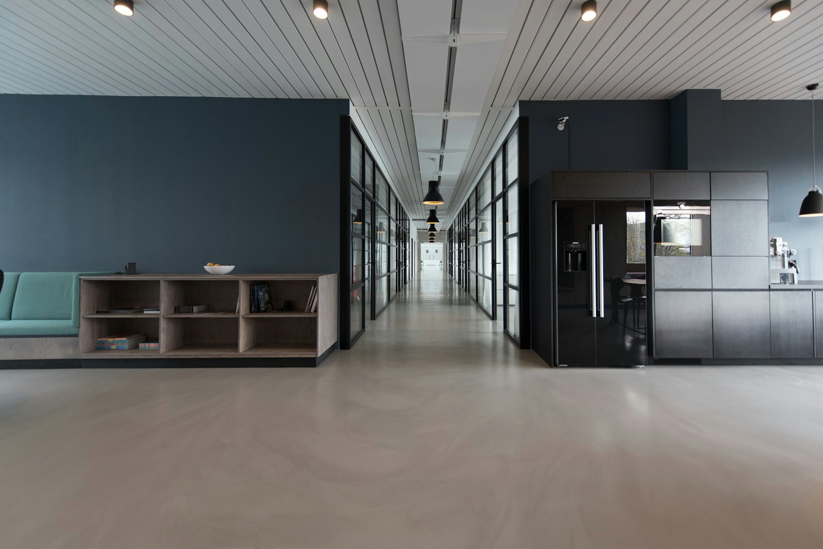 Fitting-out &mdash; hotels, venues and showrooms